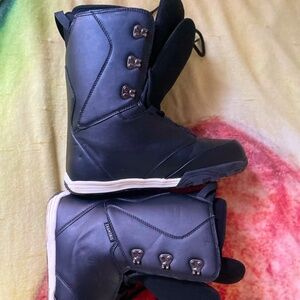 Snowboard Boots Size 10,5 Mens Chamonix  ALL MOUNTAIN  BOOT  Burton K2 Capitaliz